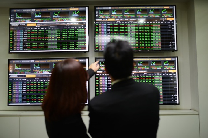 Cổ phiếu lại tắc đường và nỗi lo của nhà giàu ôm tiền gửi tiết kiệm - 5