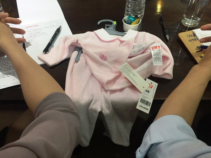 Lô sản phẩm có dấu hiệu lỗi bị khách hàng phản ứng được đưa ra trong đợt kiểm tra.