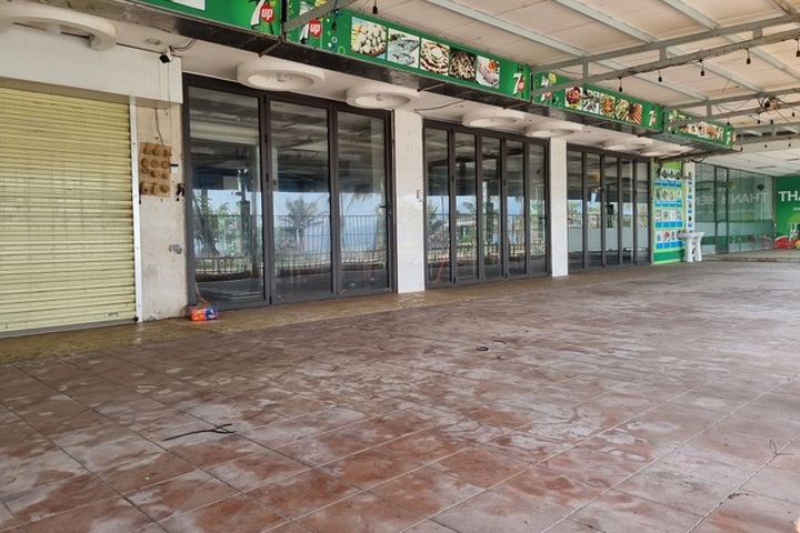 Còn đâu cảnh sôi động, loạt nhà hàng vẫn đóng cửa, treo bảng sang nhượng - 7