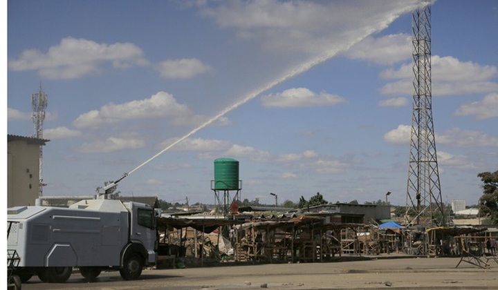 Covid-19: Ở Zimbabwe, người ta có nguy cơ tử vong chỉ vì đi lấy nước - 2