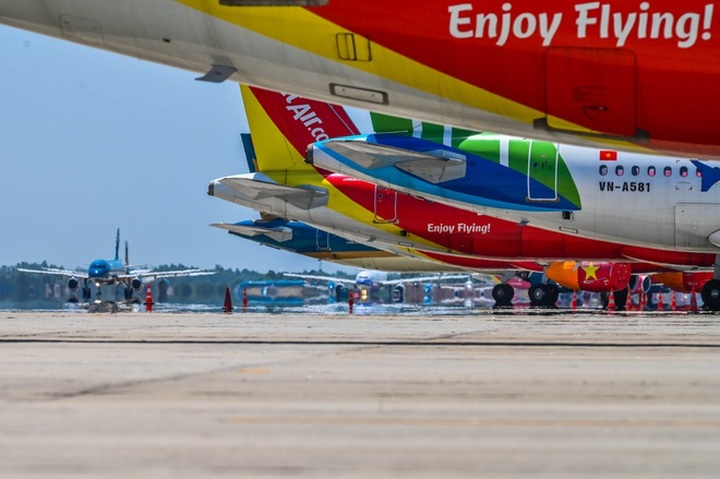 Cú bẻ lái bất đắc dĩ của các hãng bay và cuộc lội ngược dòng Covid-19 - 3