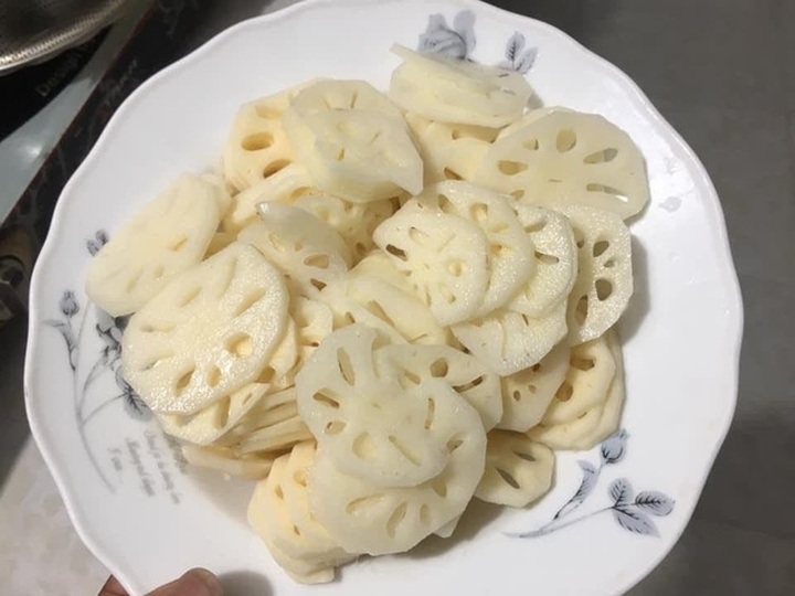 Củ sen tươi 7,9 lỗ, vì sao giá cao ngất, dân sành vẫn mua cả tạ về ăn? - 5