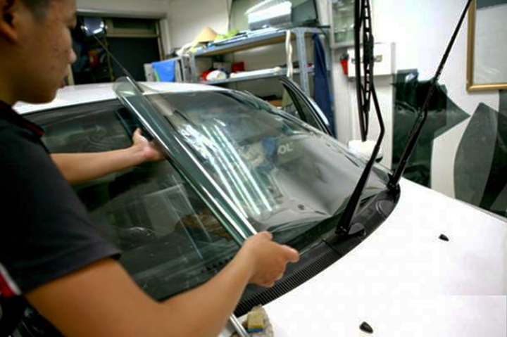 Cửa sổ trời - Nỗi khổ của người đi xe xịn tại Việt Nam ngày hè - 3