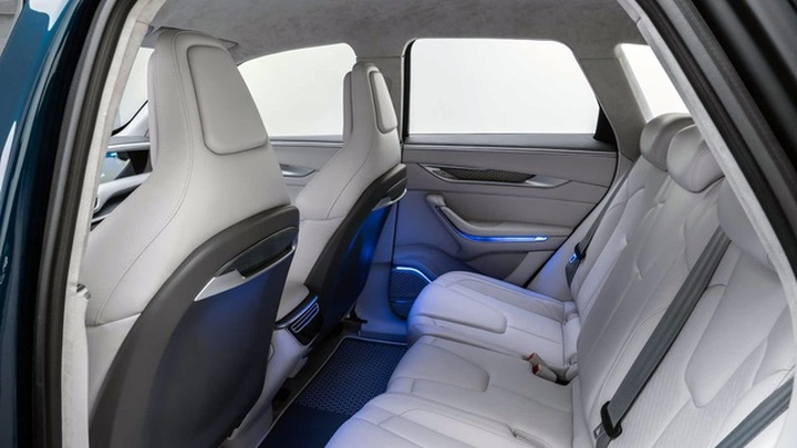 Cùng “bà đỡ” Pininfarina với VinFast Lux, mẫu ôtô đầu tiên của Thổ Nhĩ Kỳ có gì đặc biệt? - 12