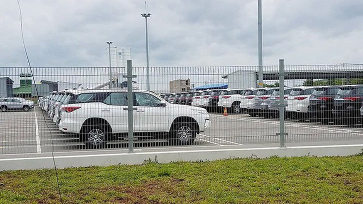 Xe nhập hàng, khan hiếm, đẩy giá, chiêu bài cũ đã và đang được lặp lại ở cuối năm 2018