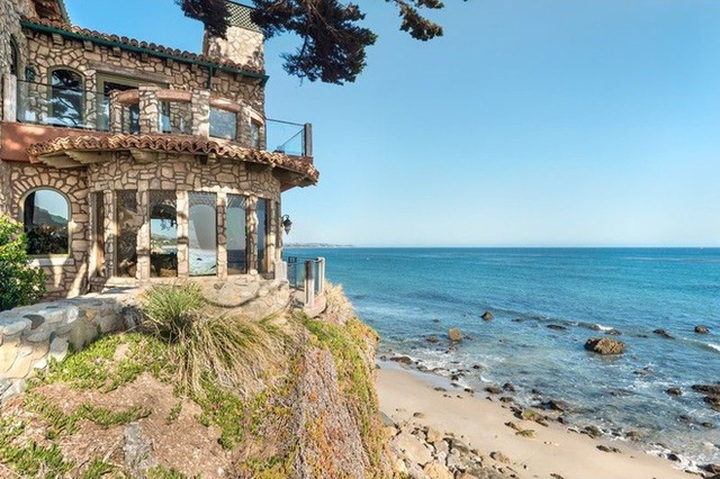 Đại gia bạo tay chi tiền mua nhà như sắp rơi bên vách đá - 2