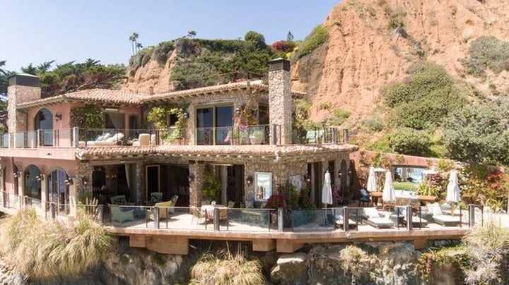 Đại gia bạo tay chi tiền mua nhà như sắp rơi bên vách đá - 3