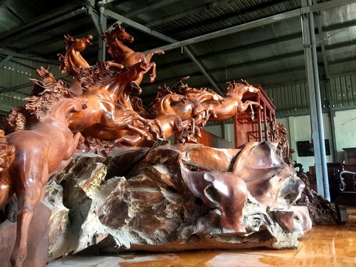 Đại gia chi 7 tỷ đồng vẫn không mua được tác phẩm làm từ gỗ vứt đi - 12