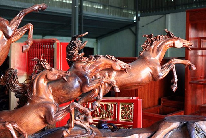 Đại gia chi 7 tỷ đồng vẫn không mua được tác phẩm làm từ gỗ vứt đi - 3