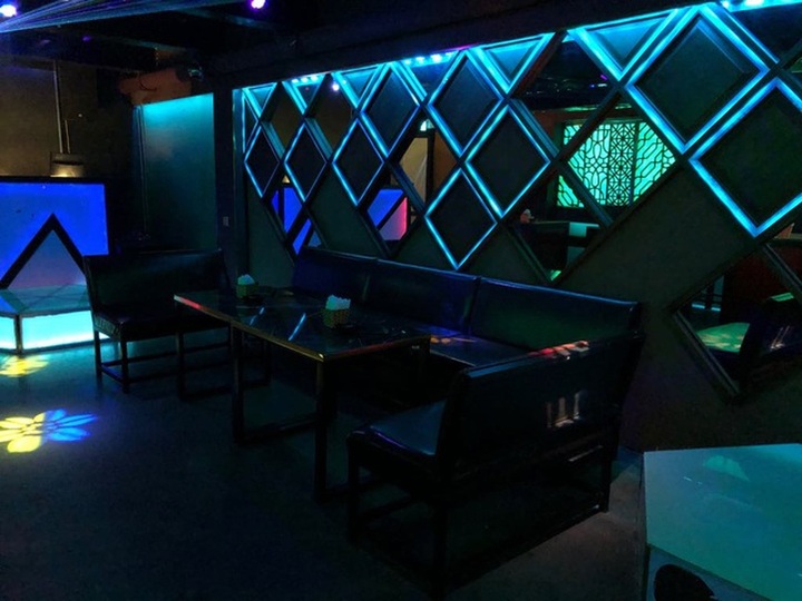 Dân chơi cũng sợ bị phạt, quán bar đìu hiu toàn khách tây - 3