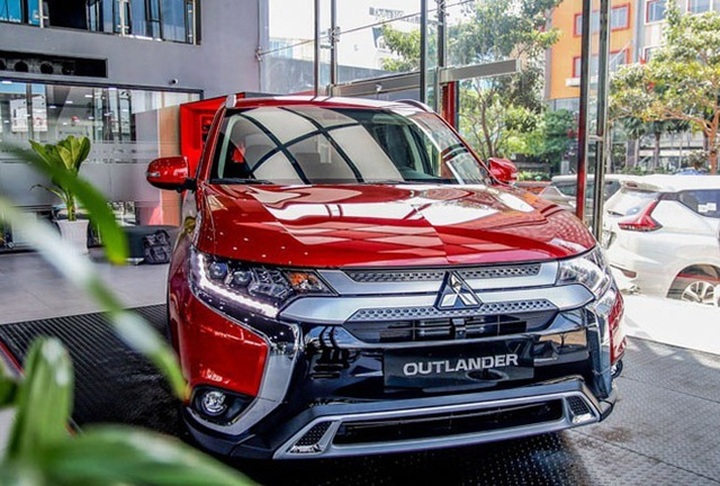 Đầu tháng 10 ô tô tiếp tục giảm giá mạnh - 2