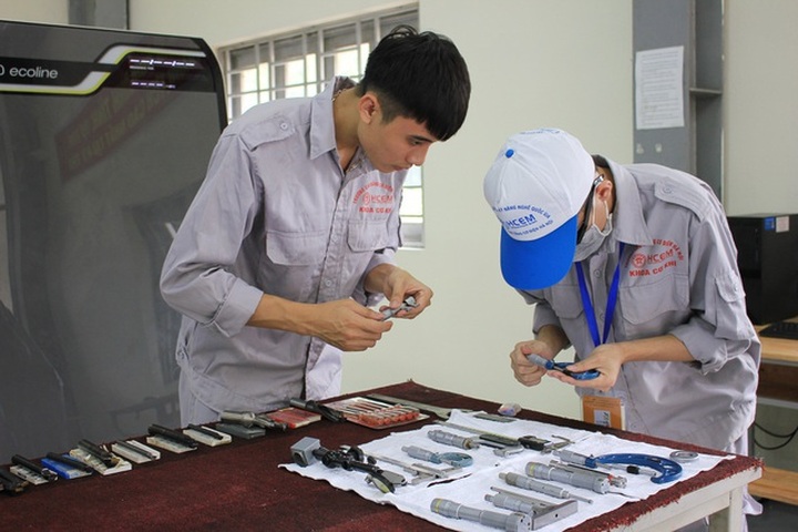 Đề xuất mới về việc vay tiền trả lương thu hút sự quan tâm bạn đọc tuần qua - 4