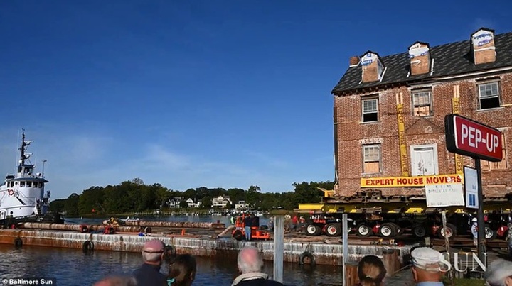 Di dời một lâu dài cổ đi 50 dặm ngốn hơn 1 triệu USD - 2