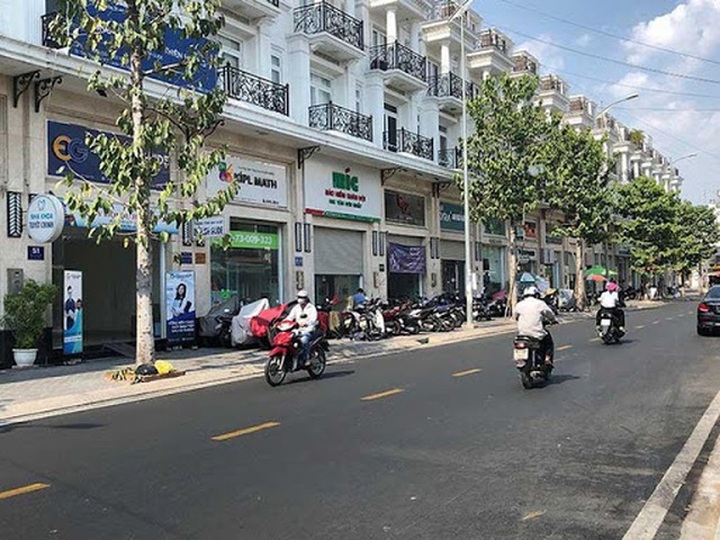 Dịch Covid-19 khiến nhà đầu tư shophouse vỡ mộng, chật vật tìm khách thuê - 1