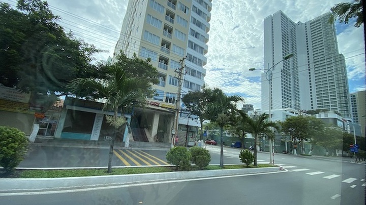 Dịch COVID-19 khiến Nha Trang đìu hiu, hàng loạt khách sạn đóng cửa - 10