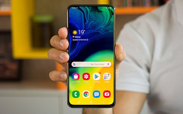 Điện thoại Samsung giảm nửa giá sau một năm - 1