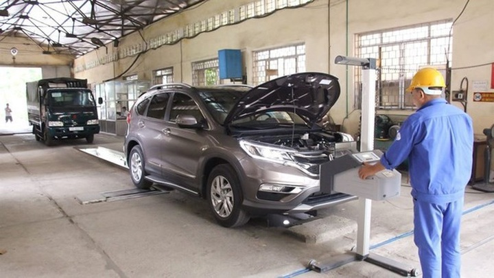 Đình chỉ hoạt động trung tâm đăng kiểm “quên” nộp phí đường bộ - 1