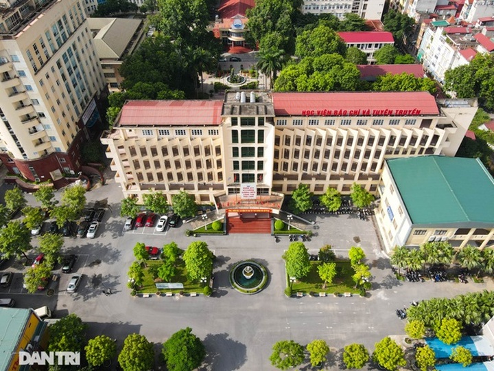 Đoạn đường dài 1km “cõng” đến 7 trường đại học, cao đẳng ở Hà Nội - 12