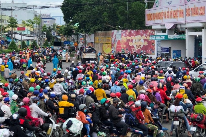 Đón dòng người di dân lớn nhất lịch sử, miền Tây lo dịch xóa sổ vùng xanh - 1