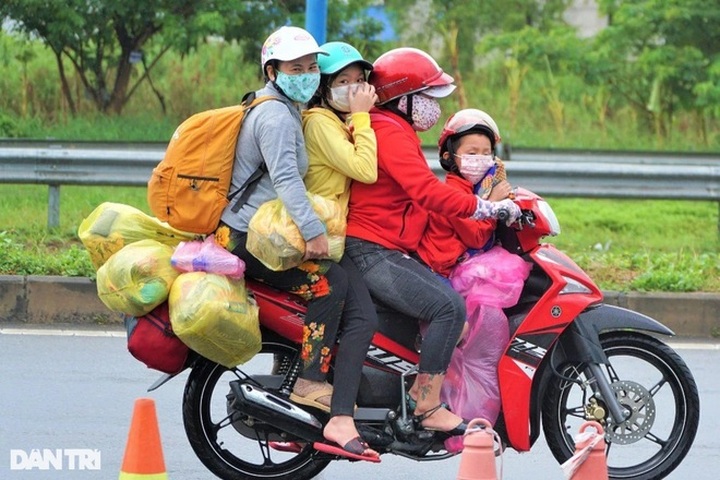 Đón dòng người di dân lớn nhất lịch sử, miền Tây lo dịch xóa sổ vùng xanh - 3