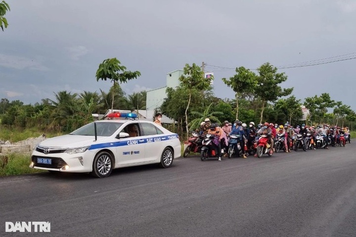 Đón dòng người di dân lớn nhất lịch sử, miền Tây lo dịch xóa sổ vùng xanh - 8