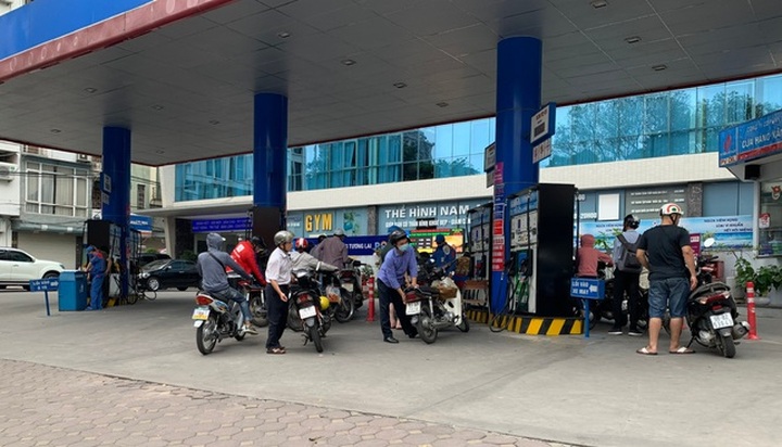 Giá xăng sẽ giảm vào ngày mai? - 1