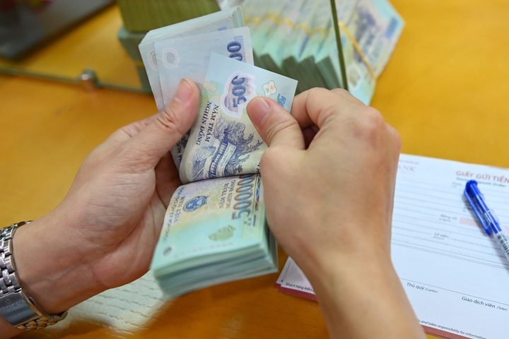 Thủ tướng chỉ đạo tháo gỡ vướng mắc, cung ứng vốn tín dụng cho nền kinh tế (Ảnh: Tiến Tuấn).