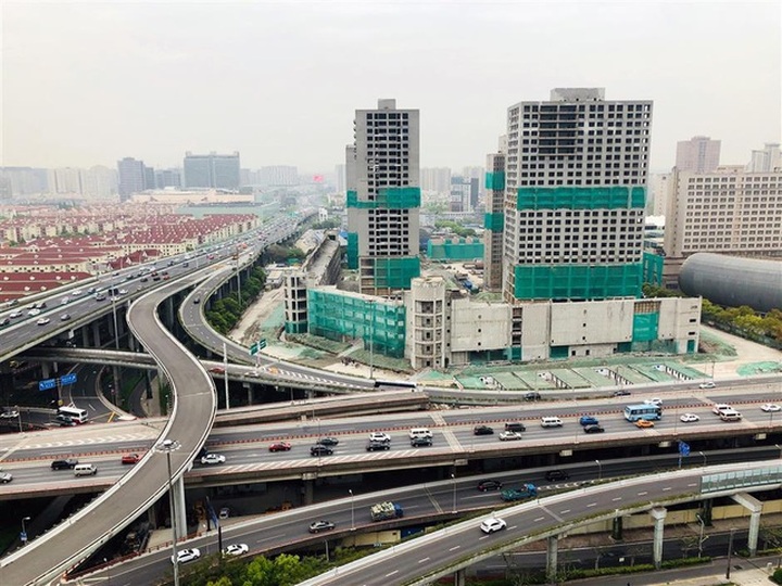 Giật sập 4 cao ốc bỏ hoang 20 năm trên đất vàng lúc nửa đêm - 5