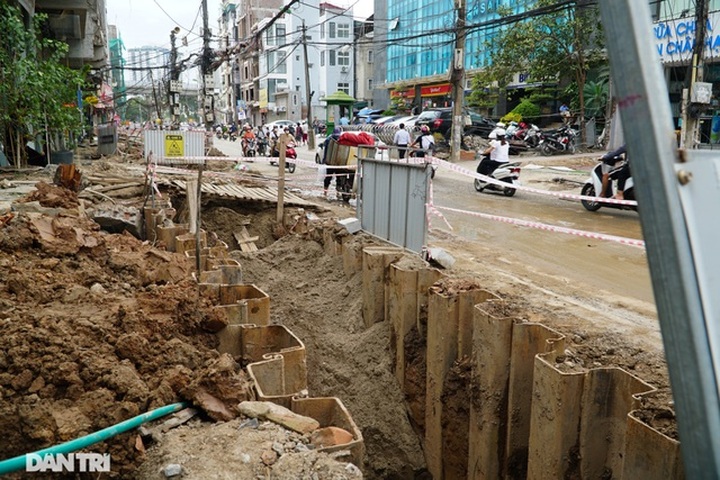 Hà Nội: Hơn 400 mét đường ì ạch thi công gần 3 năm chưa xong - 6