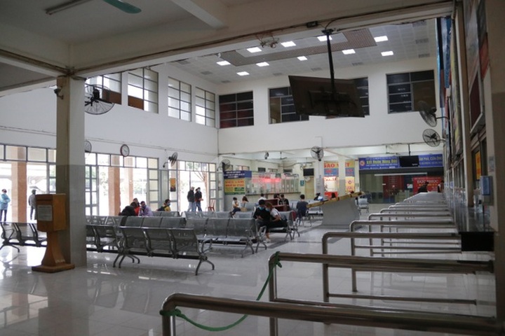 Hà Nội: Nhiều bến xe trống trơn trong ngày đầu dừng toàn bộ xe trên 9 chỗ - 3