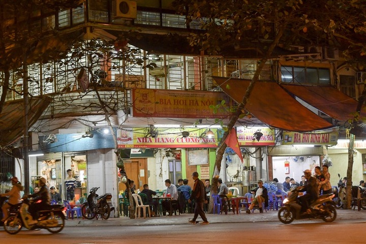 Hà Nội: Quán nhậu đìu hiu vắng khách, thất thu sau Nghị định 100 - 16