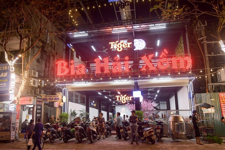 Hà Nội: Quán nhậu đìu hiu vắng khách, thất thu sau Nghị định 100 - 19