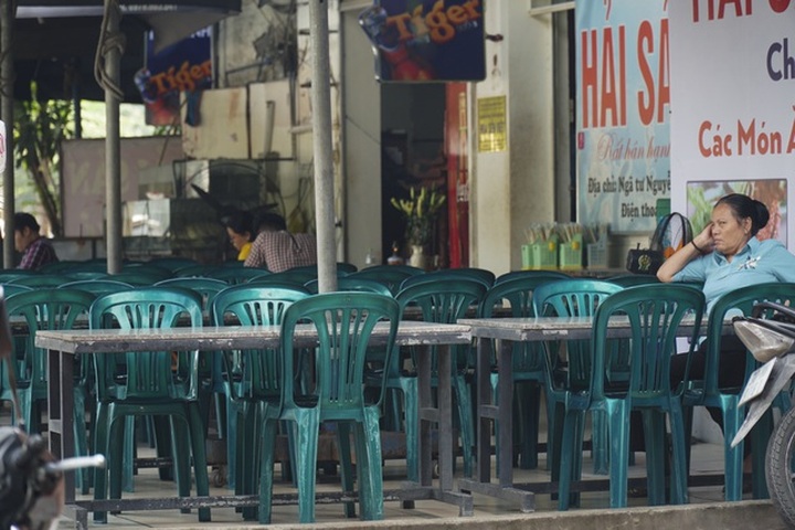 Hà Nội: Quán nhậu đìu hiu vắng khách, thất thu sau Nghị định 100 - 6