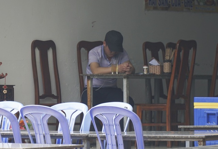 Hà Nội: Quán nhậu đìu hiu vắng khách, thất thu sau Nghị định 100 - 10