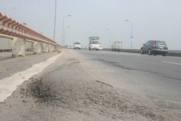 Hà Nội: “Rót” 200 tỷ đồng khoác “áo mới” cho cầu Thăng Long - 1