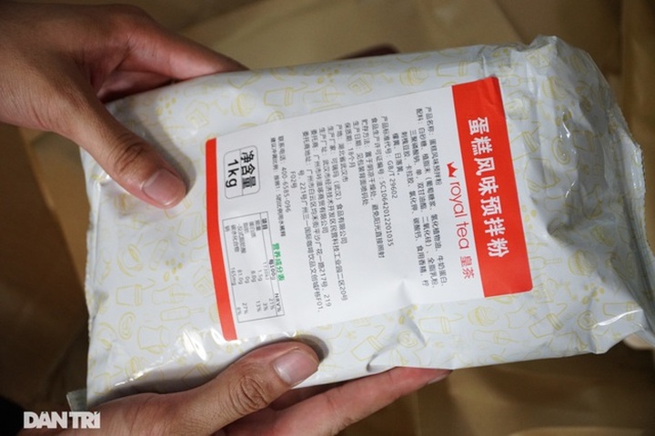 Hà Nội: Thu giữ hơn 4 tấn nguyên liệu trà sữa không rõ nguồn gốc - 9