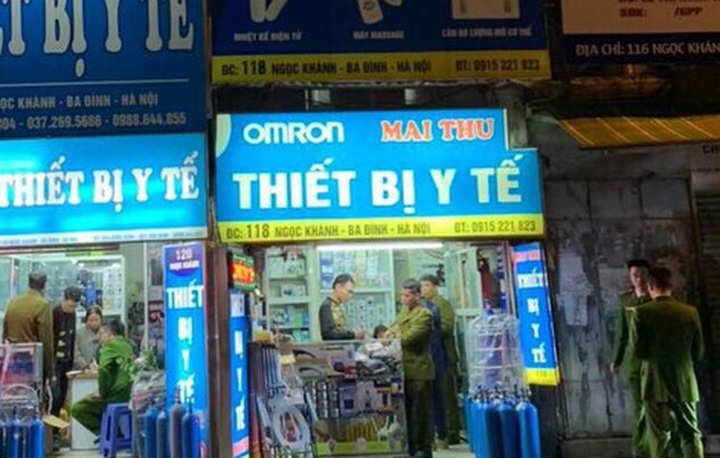 Hai cửa hàng bán khẩu trang giá cắt cổ bị phạt hàng chục triệu đồng - 3