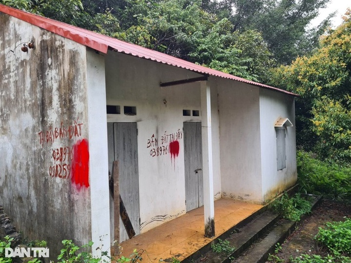 Ham rẻ mua đất có đường điện cao thế đi qua, chủ đất rao bán nửa giá vẫn ế - 1