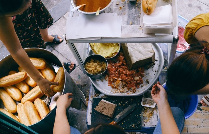 Hàng bánh mì Hà Nội từ thời bao cấp, bán 400 chiếc/ngày, giá chỉ 10 nghìn đồng - 5