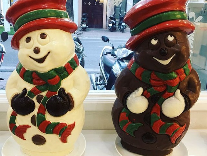 Hàng độc lạ mùa Noel: Bỏ 4,5 triệu đồng chỉ để vui vẻ 1 đêm - 2