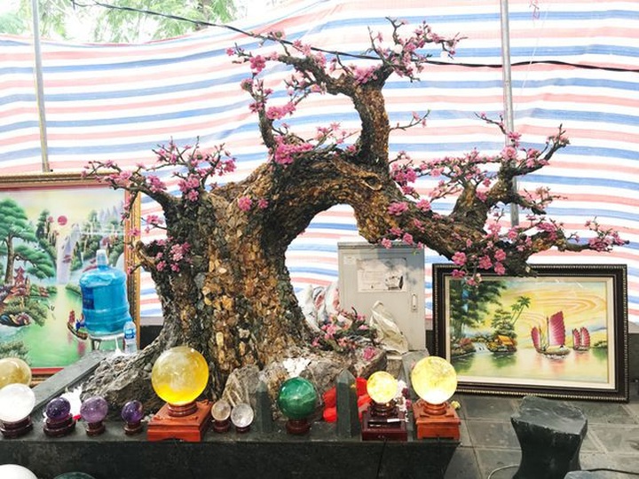 Hàng độc lạ mùa Noel: Bỏ 4,5 triệu đồng chỉ để vui vẻ 1 đêm - 4