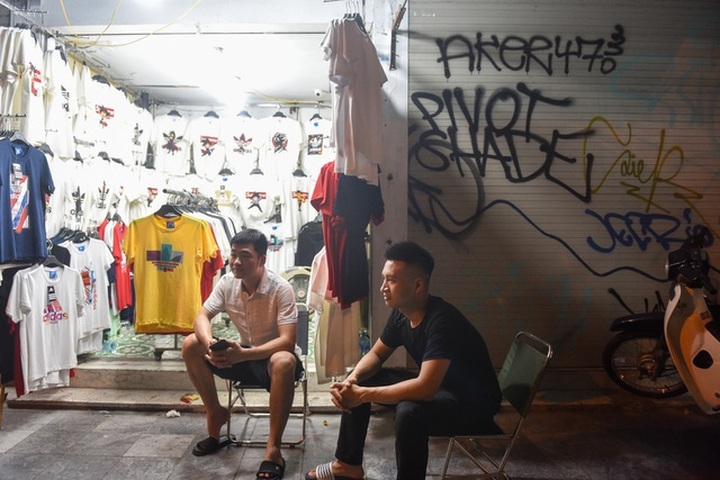 Hàng quán phố cổ thi nhau sang nhượng, đến Tạ Hiện cũng chung cảnh đìu hiu - 11