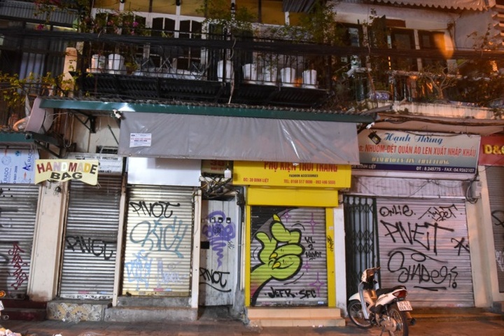 Hàng quán phố cổ thi nhau sang nhượng, đến Tạ Hiện cũng chung cảnh đìu hiu - 12