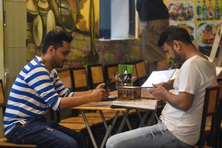 Hàng quán phố cổ thi nhau sang nhượng, đến Tạ Hiện cũng chung cảnh đìu hiu - 7