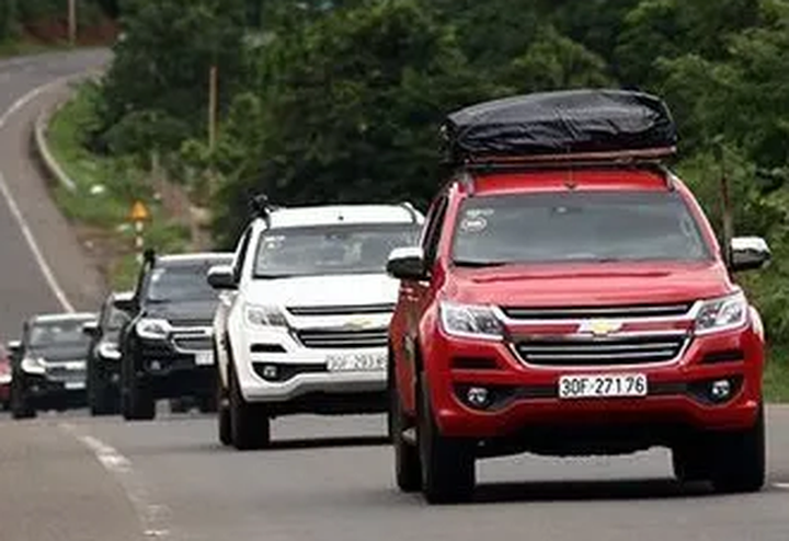 Hàng rào kỹ thuật “chào thua” xe nhập khẩu - 2