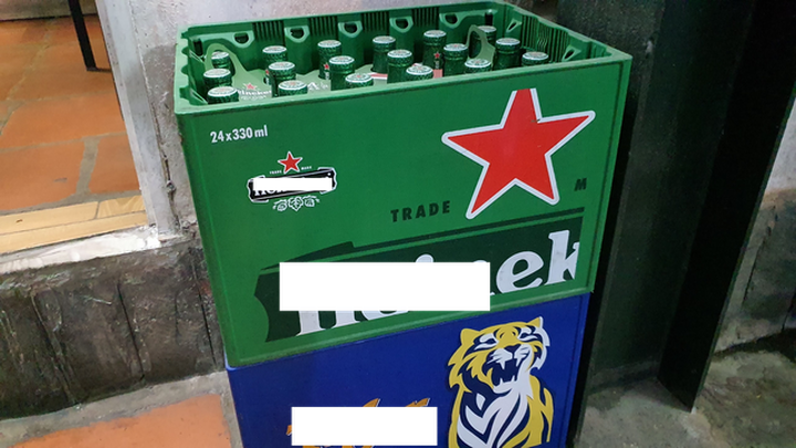 Hàng tạp hoá khóc ròng vì bia tồn xếp đầy kho không bán được - 2