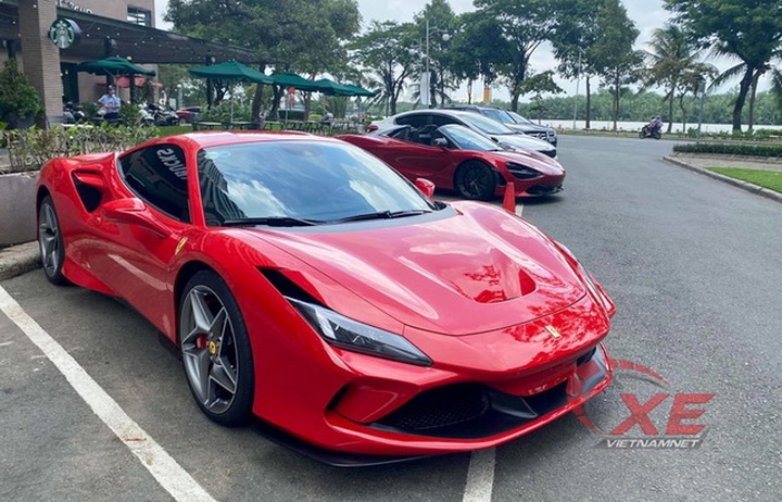 Hé lộ mức thuế phí của hai siêu xe đình đám tại Việt Nam - 3