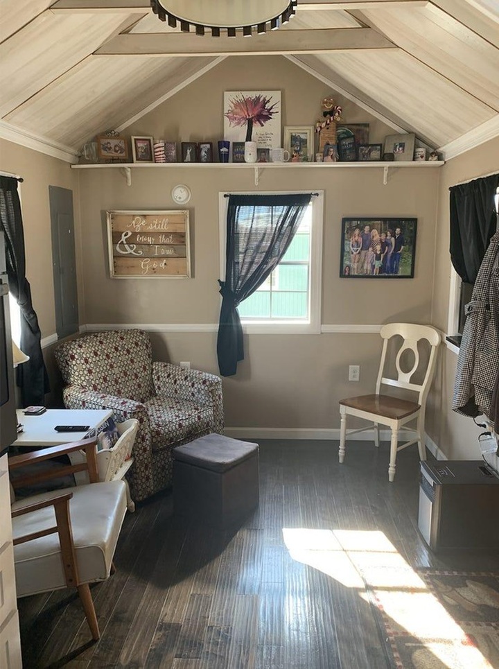 Hi hữu: Cặp vợ chồng Mỹ xây cả một ngôi làng tí hon cho con ở riêng - 4