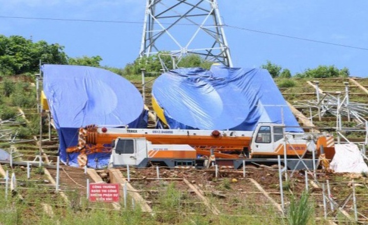 Hòa Bình tháo dỡ chữ, dừng thi công khẩu hiệu 11 từ hơn 10 tỷ đồng - 3