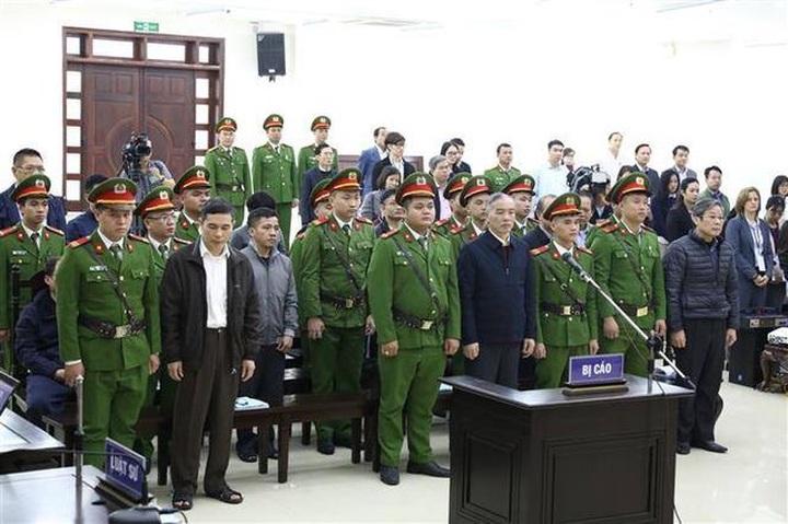 Hơn 2.000 tổ chức, cá nhân xin khoan hồng cho Phạm Nhật Vũ - 1